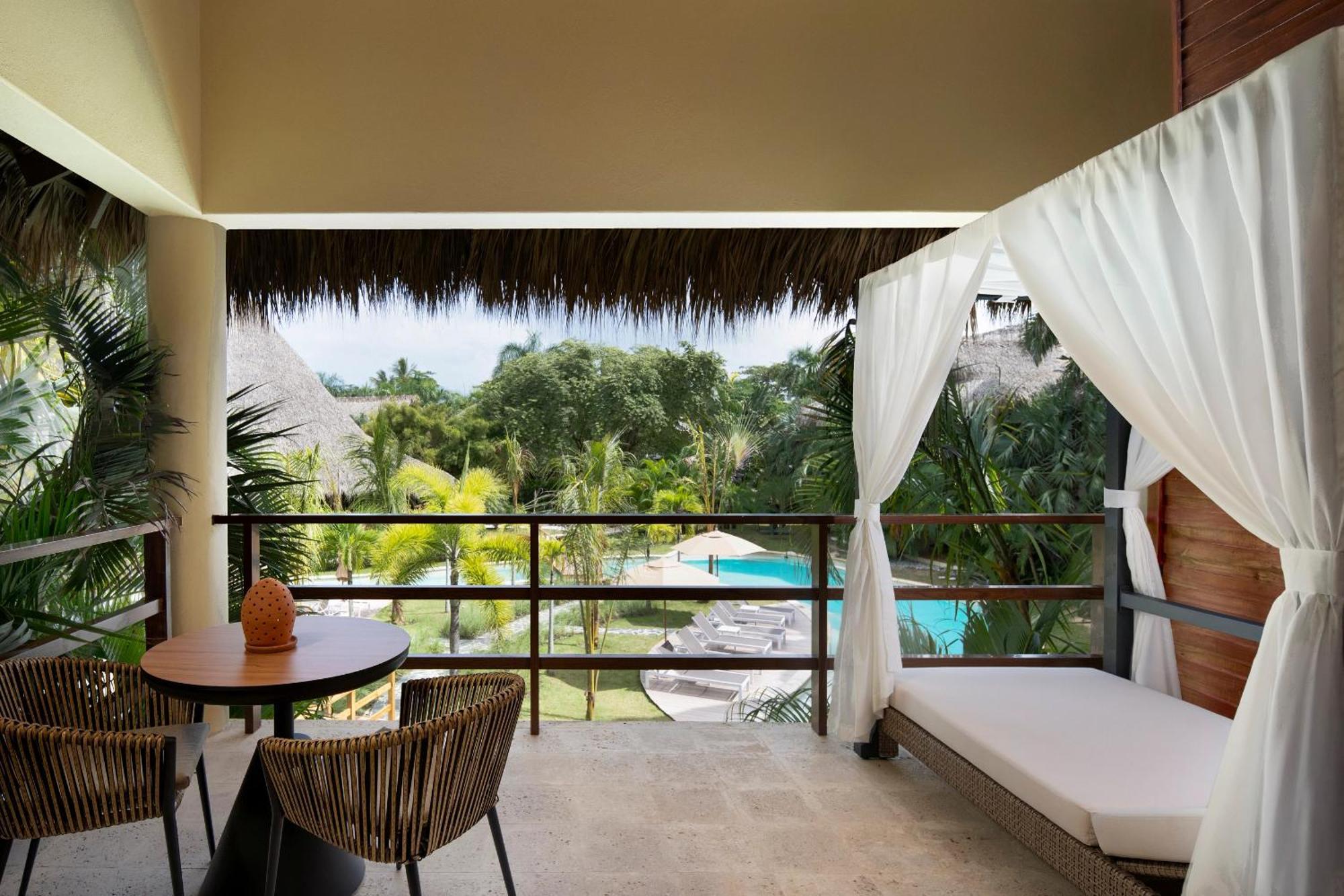 Junior Suite Pool View Double